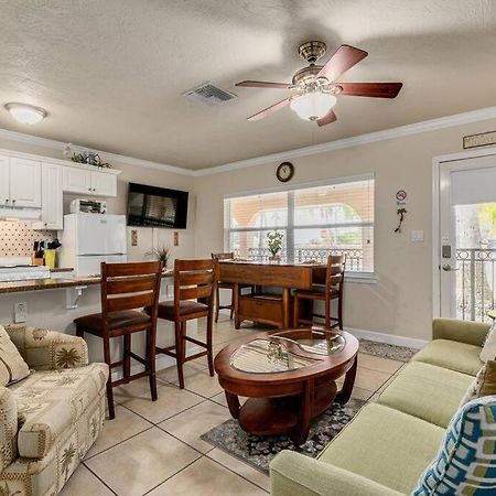 Walk To The Beach And Restaurants! - Coconut Villa'S Suite 2 St. Pete Beach Kültér fotó