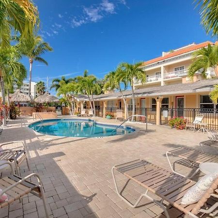 Walk To The Beach And Restaurants! - Coconut Villa'S Suite 2 St. Pete Beach Kültér fotó