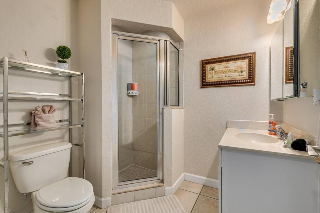 Walk To The Beach And Restaurants! - Coconut Villa'S Suite 2 St. Pete Beach Kültér fotó